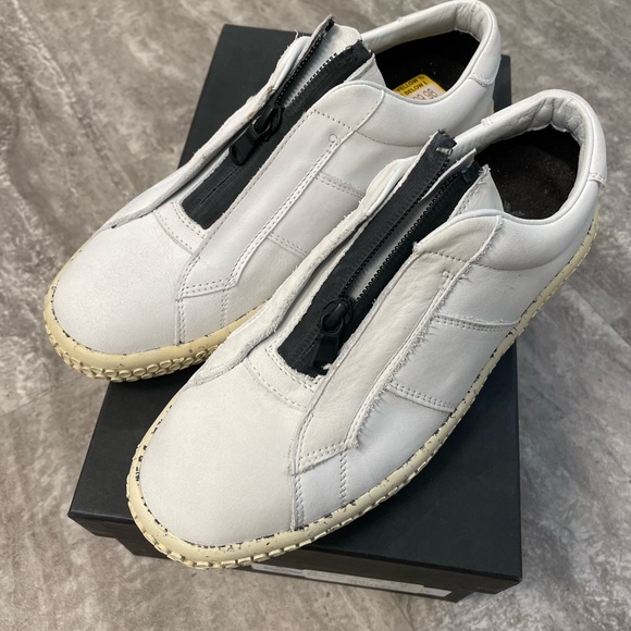 NIB O.X.S Woobie Leather Sneaker White Size 6.5 - Picture 1 of 12